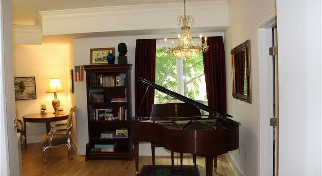 Photo of 5401 Brookside Blvd #205, Kansas City, MO 64112