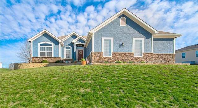 Photo of 407 W 10th St, Lawson, MO 64062