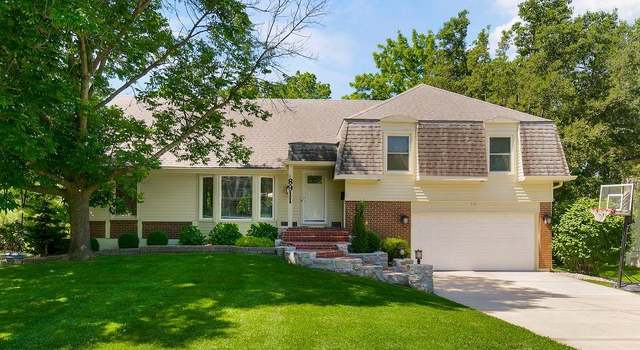 Photo of 8911 W 104th St, Overland Park, KS 66212