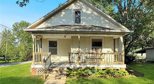 Photo of 321 N Grand St, Corder, MO 64021