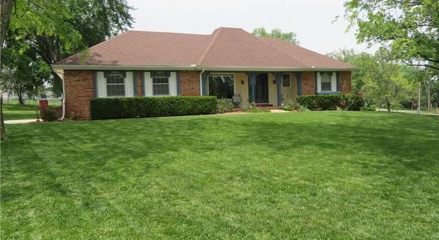 Photo of 302 Herkimer St, Oskaloosa, KS 66066