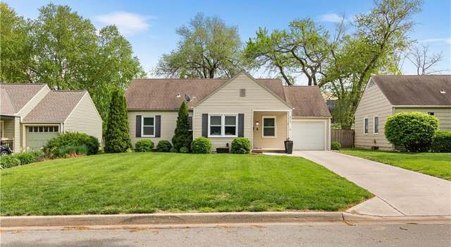 Photo of 5117 W 58th St, Roeland Park, KS 66205