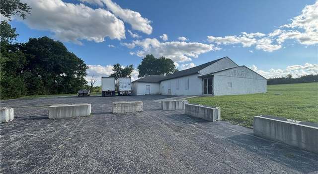 Photo of 9775 Swartz Rd, Edwardsville, KS 66111