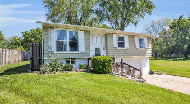 Photo of 325 E Mason St, Odessa, MO 64076