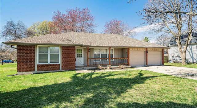 Photo of 713 NW 15th St, Blue Springs, MO 64015