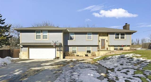 Photo of 536 Oregon St, Leavenworth, KS 66048