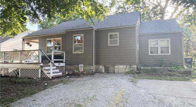 Photo of 5112 Maple St, Mission, KS 66202