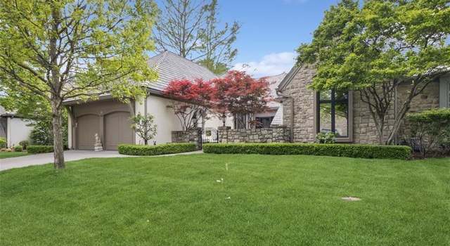 Photo of 44 Coventry Ct, Prairie Village, KS 66208