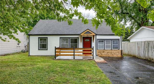 Photo of 1922 S Cedar St, Independence, MO 64052