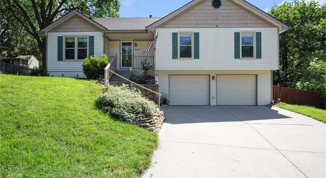 Photo of 6403 NW Hilldale Dr, Kansas City, MO 64151