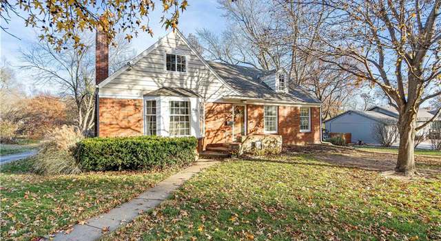 Photo of 8501 Valley View Dr, Overland Park, KS 66212
