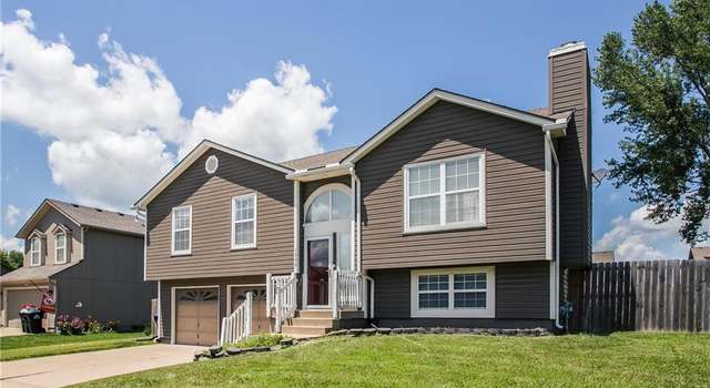 Photo of 1208 Dogwood Dr, Greenwood, MO 64034