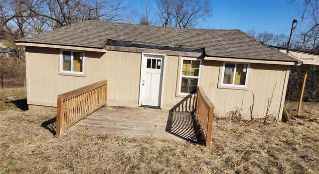 Photo of 3933 N Lister Ave, Kansas City, MO 64117