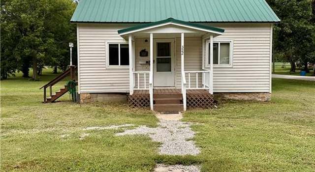 Photo of 322 N 5th St, Burlington, KS 66839