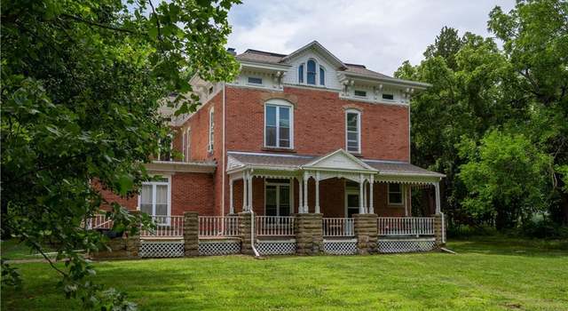 Photo of 911 Housatonic St, Burlington, KS 66839