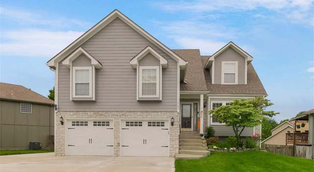 Photo of 1703 Gunner Ave, Greenwood, MO 64034