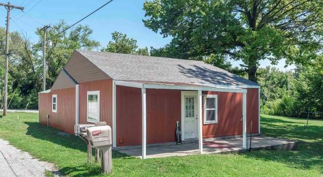 Photo of 204 W Walnut St, Clarksdale, MO 64430