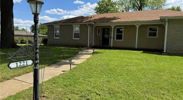 Photo of 1221 W 2nd St, Chanute, KS 66720