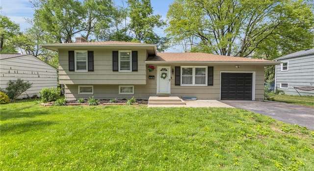 Photo of 10806 W 71st Pl, Shawnee, KS 66203