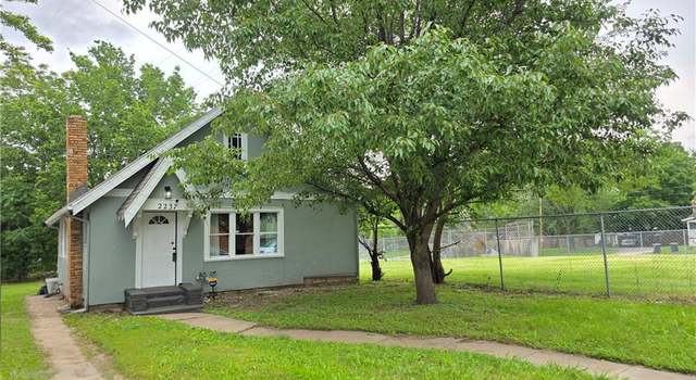 Photo of 2237 Oakley Ave, Kansas City, MO 64127