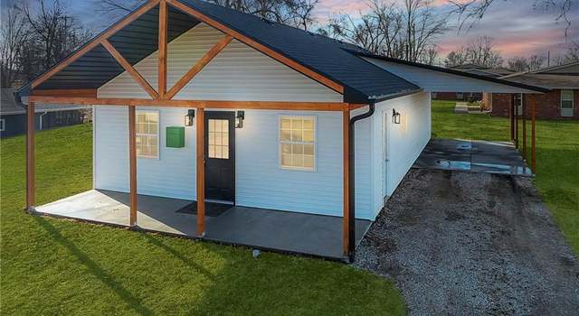 Photo of 1302 Vandivert St, Bethany, MO 64424