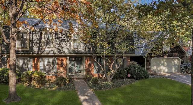 Photo of 10209 Hemlock Dr, Overland Park, KS 66212