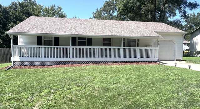 Photo of 704 Pawnee Ln, Belton, MO 64012
