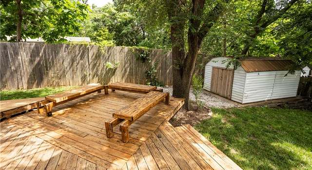 Photo of 1134 E TC Lea Rd, Independence, MO 64050