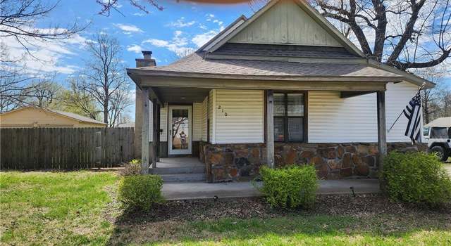Photo of 210 E Leighton St, Frontenac, KS 66763