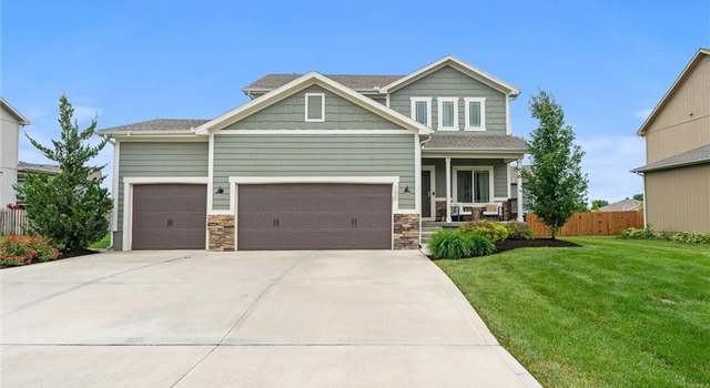 Photo of 100 SW Ayden Ln, Blue Springs, MO 64064