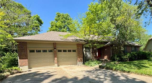 Photo of 5212 Somerset Dr, Prairie Village, KS 66207