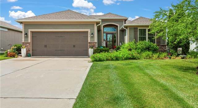 Photo of 908 SE Amber Ct, Blue Springs, MO 64014