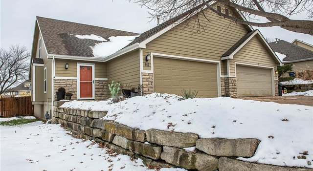 Photo of 812 N Field Stone Dr, Lawrence, KS 66049