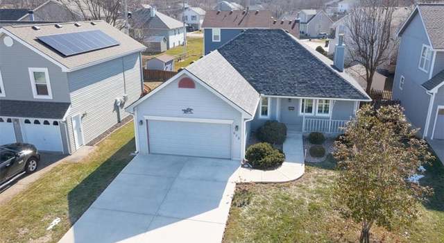 Photo of 909 Village St, Leavenworth, KS 66048