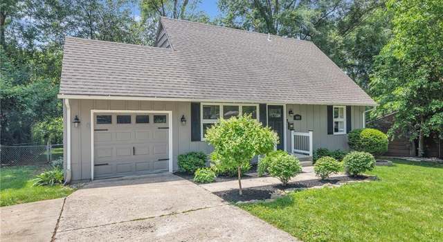 Photo of 8005 W 91st St, Overland Park, KS 66212