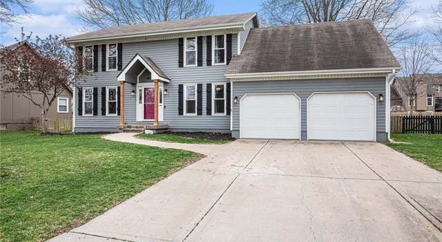 Photo of 1704 SW Stonecreek Dr, Blue Springs, MO 64015