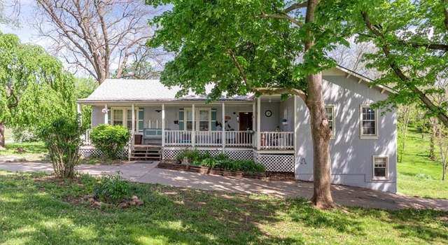 Photo of 1002 E Cliff St, St Joseph, MO 64504