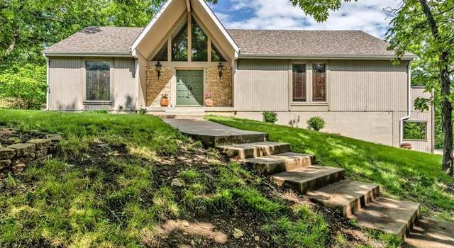 Photo of 20726 Pebble Ln, Lenexa, KS 66220