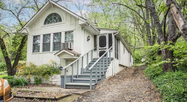 Photo of 2106 Hillside Dr, Oak Grove, MO 64075