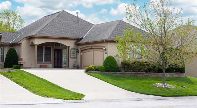 Photo of 1649 NE Woodland Shores Cir, Lee's Summit, MO 64086