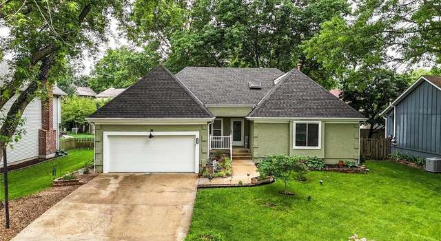 Photo of 2205 S Kenwood St, Olathe, KS 66062