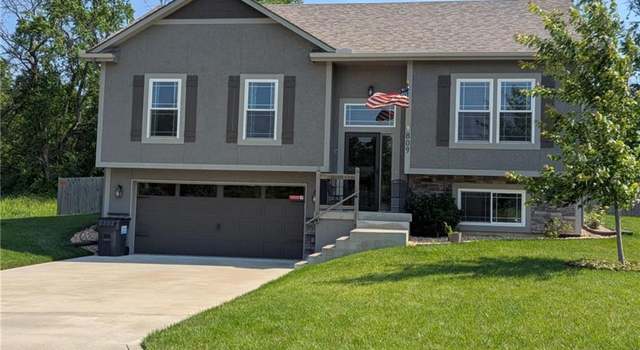 Photo of 809 NW 4th St, Oak Grove, MO 64075