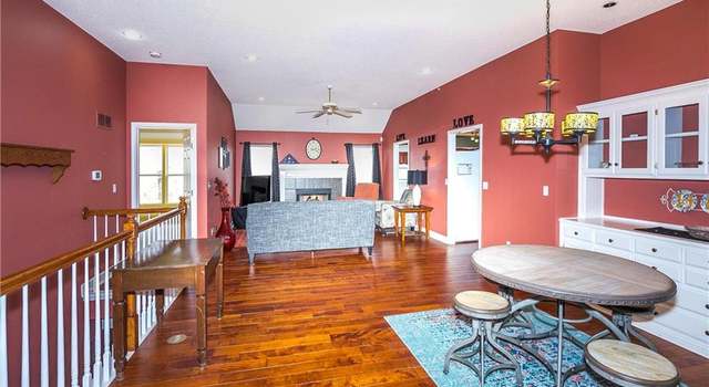 Photo of 715 Crabapple Ln, Liberty, MO 64068