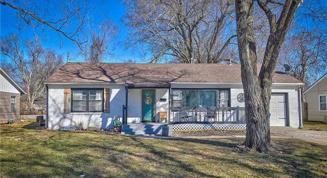 Photo of 828 S Sherman Ave, Olathe, KS 66061