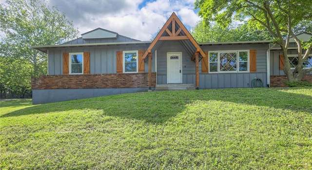 Photo of 160 Dockside Cir, Lake Tapawingo, MO 64015