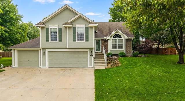 Photo of 305 E 21st St, Kearney, MO 64060