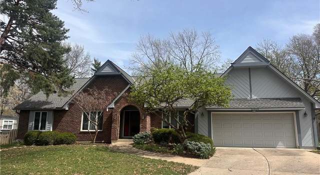 Photo of 10104 Hemlock Dr, Overland Park, KS 66212