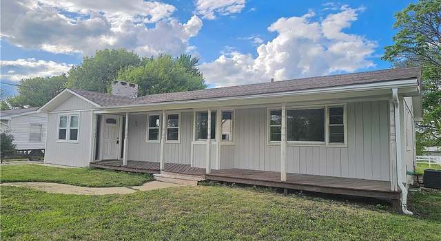 Photo of 623 E Monroe Ave, Garnett, KS 66032