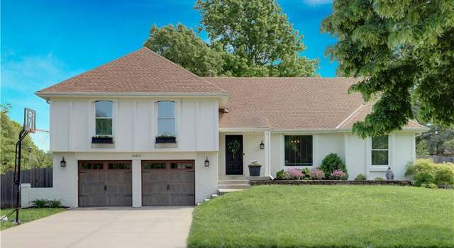 Photo of 10501 Flint St, Overland Park, KS 66214