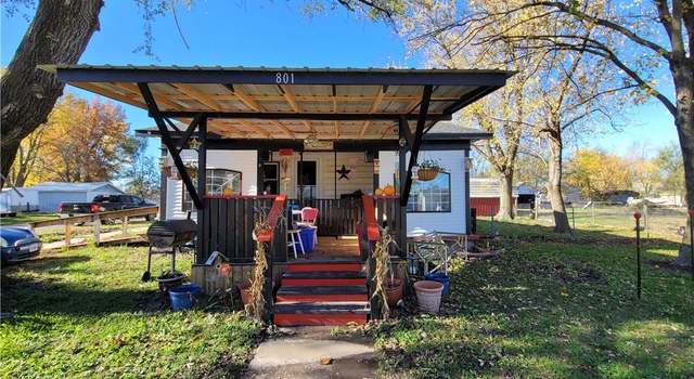 Photo of 801 Main St, Henrietta, MO 64036